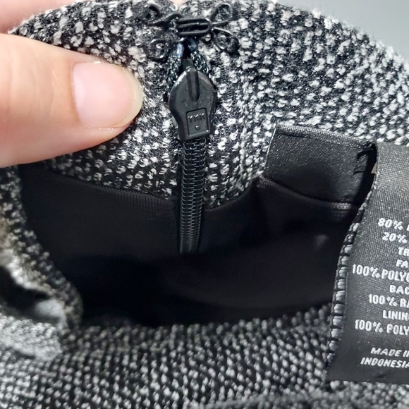 Lane Bryant Black and White Tweed with Faux Leather Pencil Skirt Size 16 - Picture 9 of 9